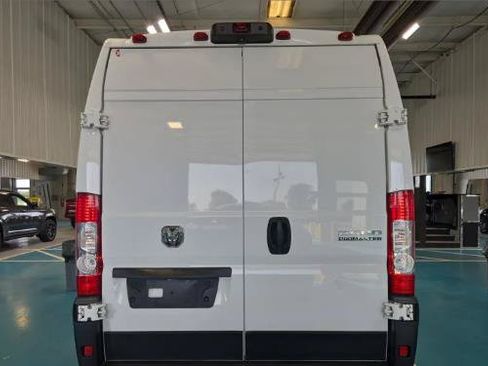 Used 2023 RAM ProMaster 2500 FWD image 3