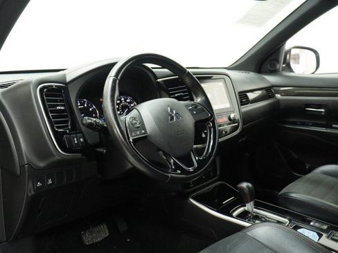 Used 2020 Mitsubishi Outlander LE FWD image 6