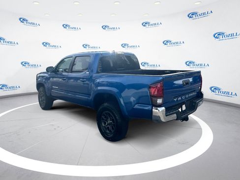 Used 2018 Toyota Tacoma SR5 RWD image 3