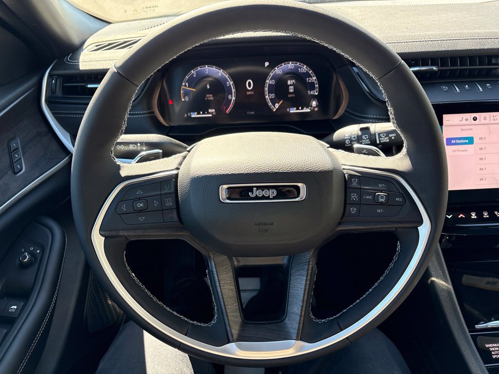 New 2027 Jeep Grand Cherokee Limited AWD/4WD image 30