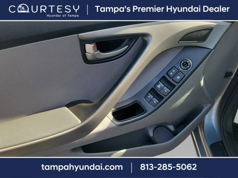 Used 2015 Hyundai Elantra SE image 10