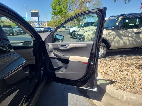 Certified 2020 Ford Escape SE AWD/4WD image 16
