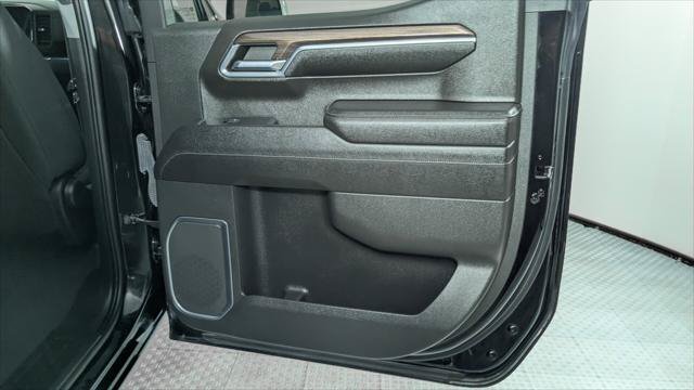 Used 2023 Chevrolet Silverado 1500 LT AWD/4WD image 19