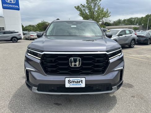 Used 2023 Honda Pilot Touring image 8