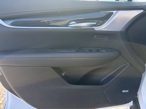 Certified 2025 Cadillac XT5 Premium Luxury image 8