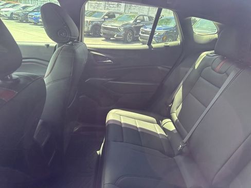 Certified 2025 Chevrolet Trax RS w/ Sunroof Package FWD image 9
