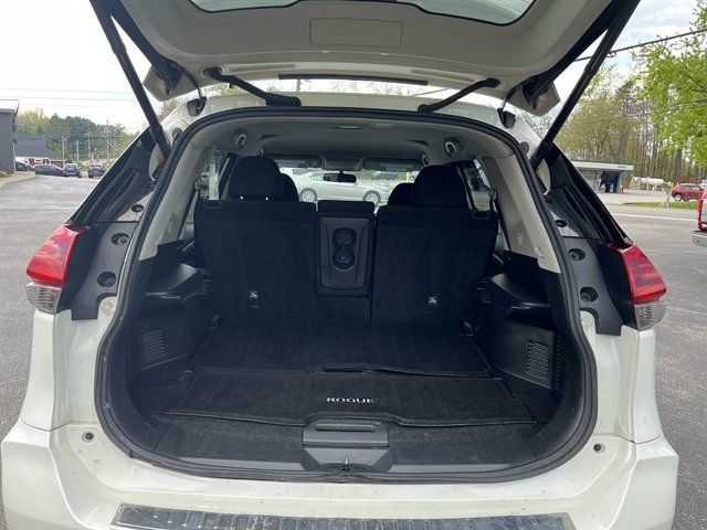 Used 2018 Nissan Rogue SV AWD/4WD image 15