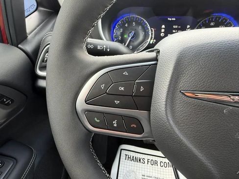 New 2026 Chrysler Pacifica Select FWD image 16