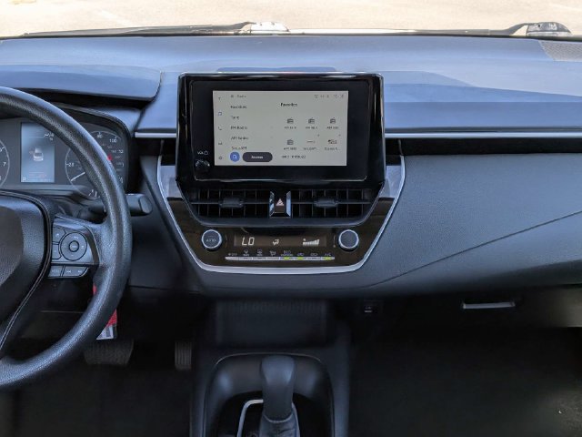 Used 2025 Toyota Corolla LE FWD image 17