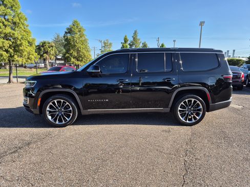 Used 2022 Jeep Wagoneer Series III w/ Premium Group I AWD/4WD image 5