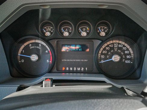Used 2014 Ford F550 2WD Regular Cab Super Duty image 39