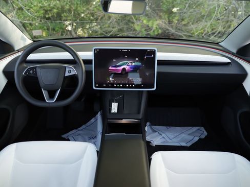 Used 2025 Tesla Model 3 Long Range RWD image 17