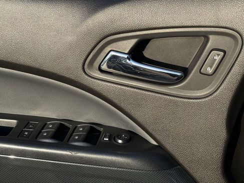 Used 2018 Chevrolet Colorado Z71 w/ Z71 Midnight Edition image 19