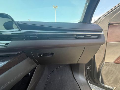 Used 2021 Cadillac Escalade Sport Platinum w/ LPO, ONYX Package AWD/4WD image 29