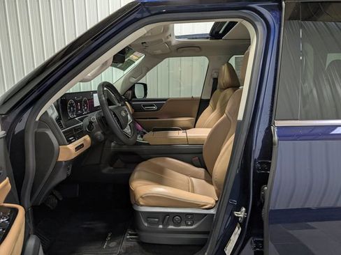 Used 2025 INFINITI QX80 Sensory AWD/4WD image 18