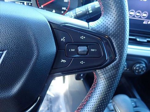 Used 2024 Chevrolet Trax RS w/ Sunroof Package FWD image 15