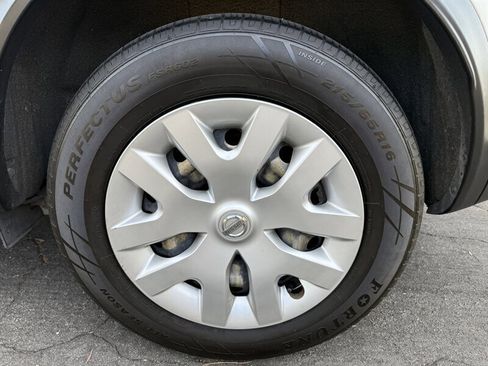 Used 2019 Nissan Rogue Sport S image 29