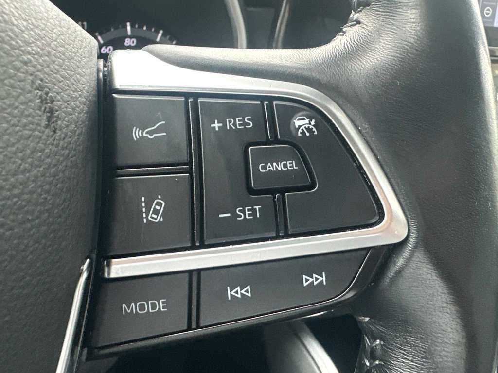 Used 2021 Toyota Highlander XLE AWD/4WD image 15