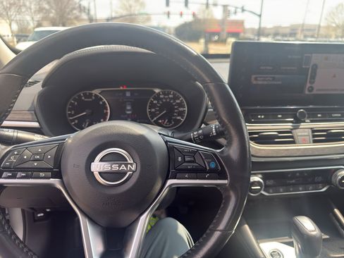 Used 2023 Nissan Altima 2.5 SL FWD image 15