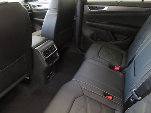 New 2026 Volkswagen Atlas Cross Sport SE image 23