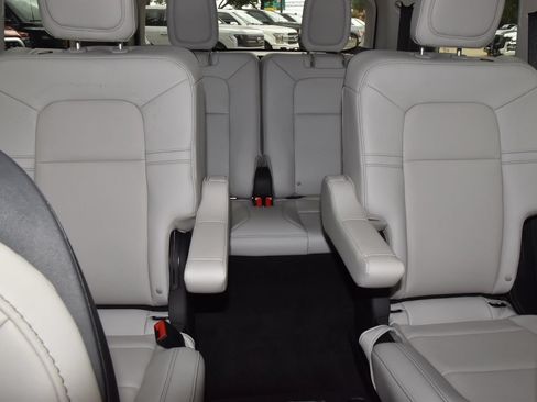 New 2026 Lincoln Aviator 2WD image 21