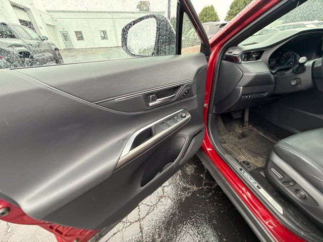 Used 2024 Toyota Venza Nightshade AWD/4WD image 13