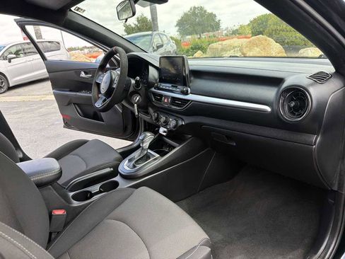 Used 2023 Kia Forte LX FWD image 18