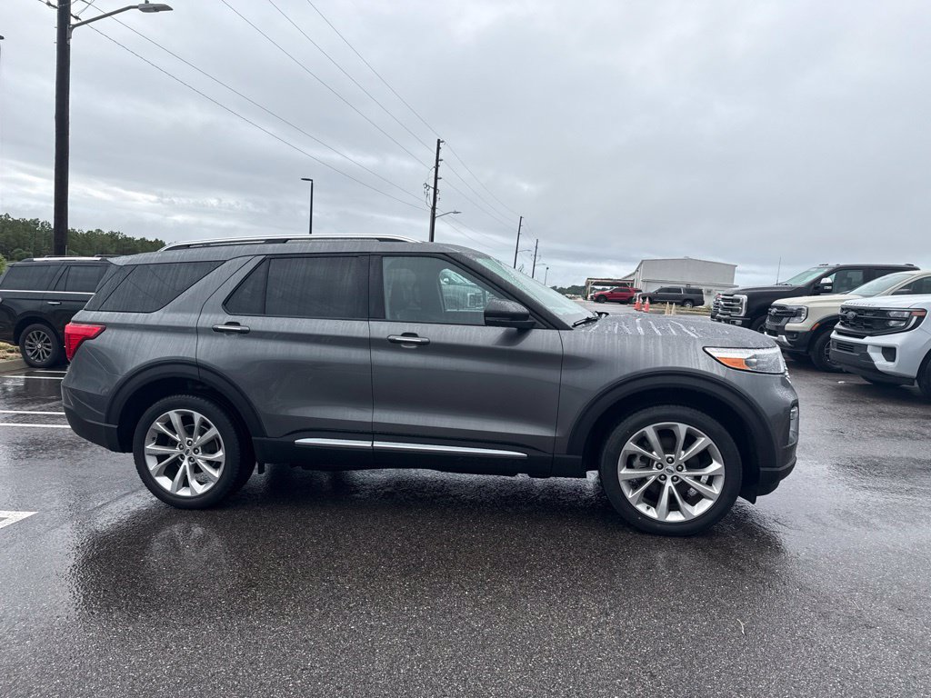 Used 2023 Ford Explorer Platinum w/ Technology Package AWD/4WD image 1