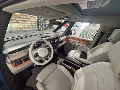 New 2025 Volkswagen ID. Buzz 1st Edition image 5