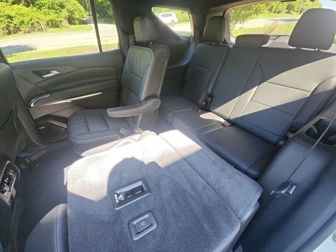 Certified 2025 Chevrolet Traverse High Country w/ LPO, Floor Liner Package AWD/4WD image 36