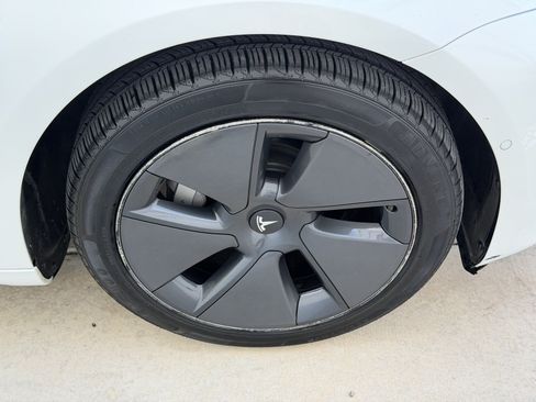 Used 2022 Tesla Model 3 Long Range AWD/4WD image 14