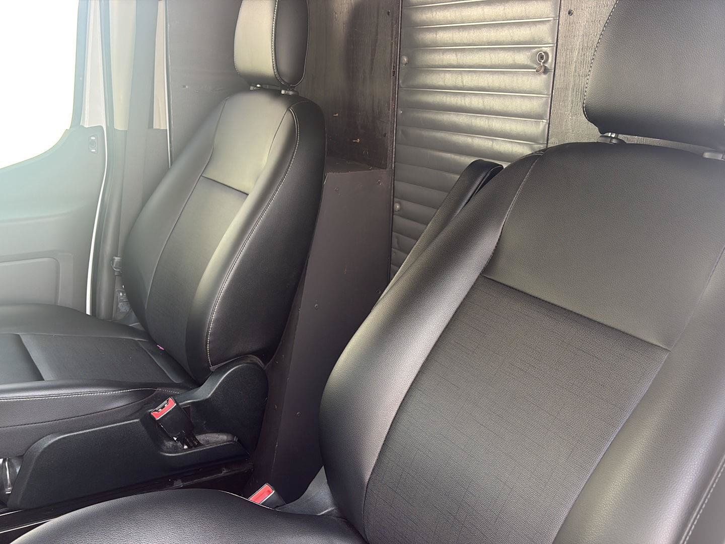 Used 2023 Ford E-Transit Medium Roof RWD image 12