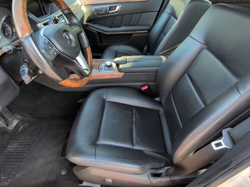 Used 2012 Mercedes-Benz E 350 4MATIC Sedan image 17