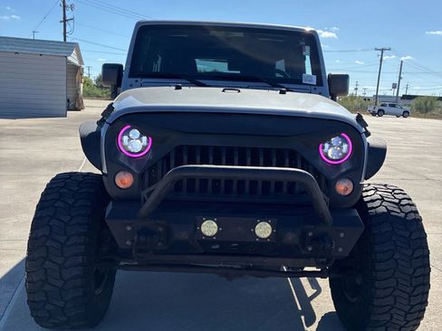 Used 2016 Jeep Wrangler Unlimited Sport w/ Connectivity Group image 8