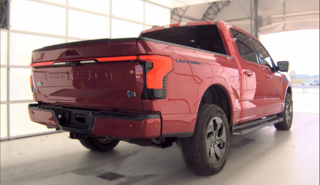 Used 2023 Ford F150 Lightning Lariat w/ Equipment Group 511A High AWD/4WD image 5