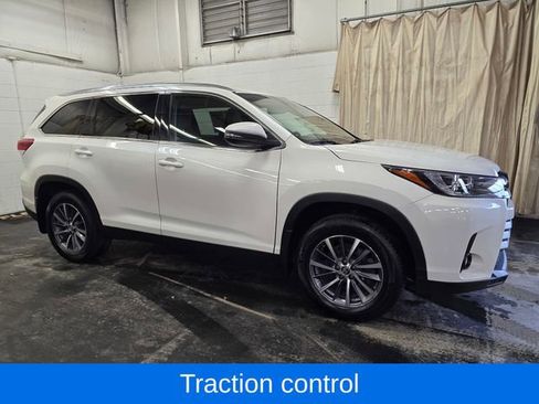 Used 2019 Toyota Highlander XLE image 6