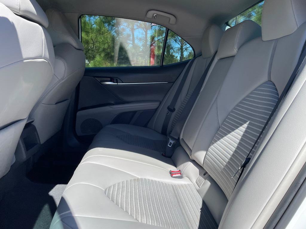 Used 2020 Toyota Camry SE FWD image 10