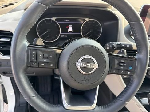 Used 2023 Nissan Rogue SL AWD/4WD image 14