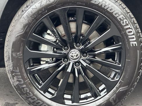 Used 2025 Toyota Highlander XSE AWD/4WD image 35