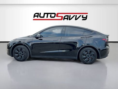 Used 2025 Tesla Model Y Long Range RWD image 4
