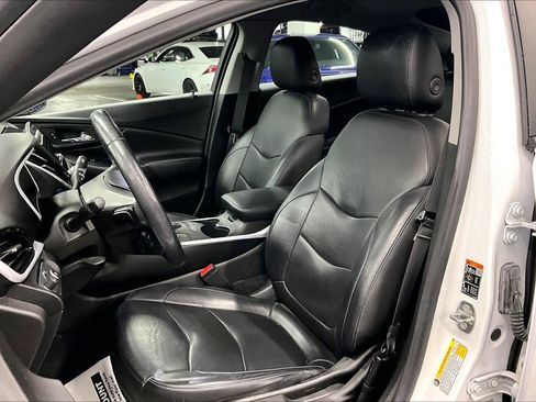 Used 2018 Chevrolet Volt LT w/ Comfort Package image 8