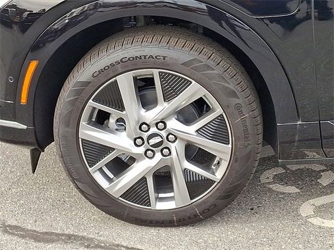 New 2026 Cadillac Optiq Luxury 1 image 20