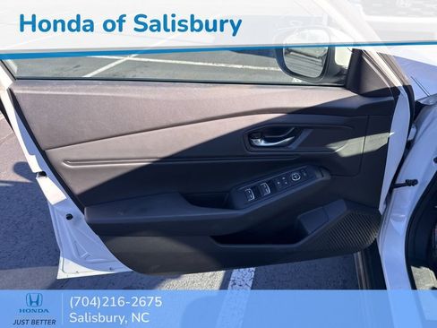 Used 2023 Honda Accord EX image 9