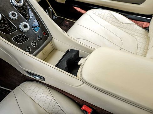 Used 2016 Aston Martin Vanquish Volante RWD image 27