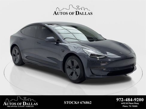 Used 2023 Tesla Model 3 Standard Range image 1