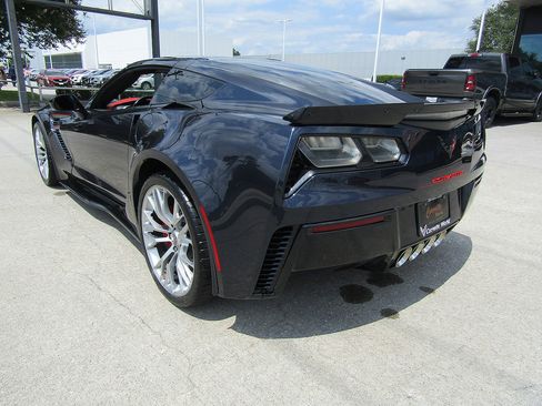 Used 2016 Chevrolet Corvette Z06 w/ 2LZ Preferred Equipment Group RWD image 7