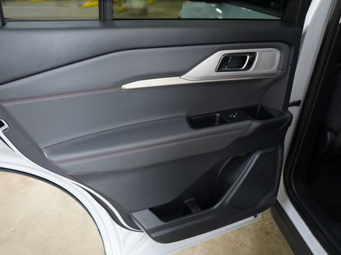 New 2026 Ford Explorer Active RWD image 29