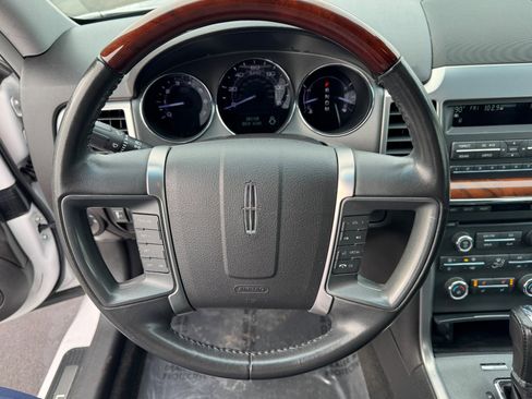 Used 2011 Lincoln MKZ image 16