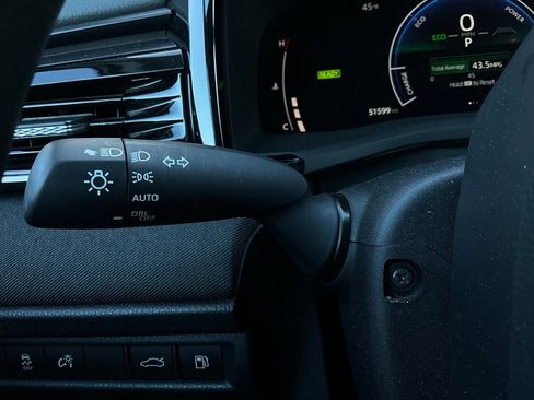 Used 2025 Toyota Camry LE image 34