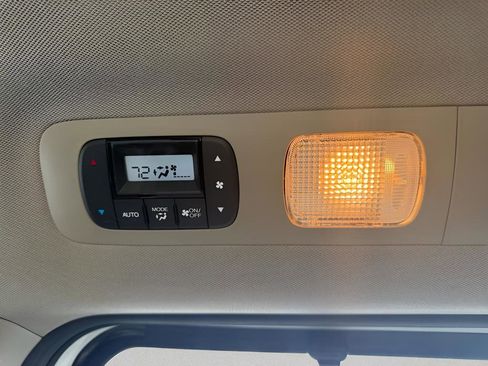 Used 2017 Honda Odyssey EX-L image 32